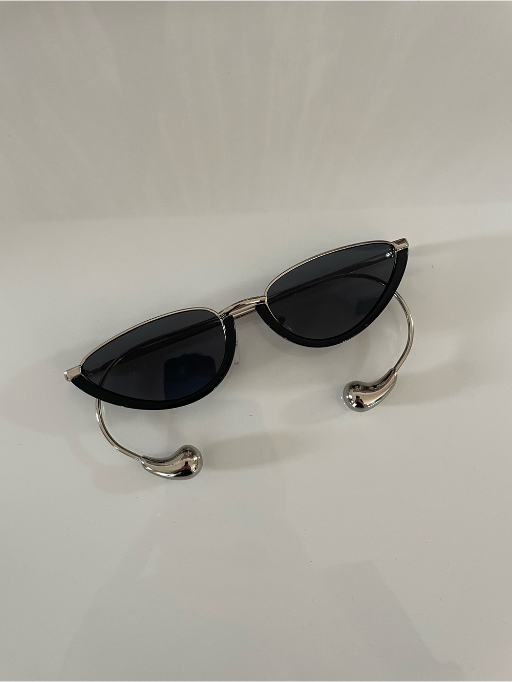 BOTTEGA VENETA STYLE Stylish Black Sunglasses DROP silver grey cat eye